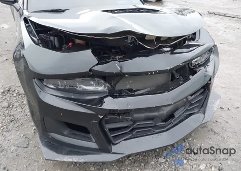 2021 Chevrolet Camaro Rwd Lt1 z USA, uszkodzony, nr VIN 1G1FF1R71M0136800